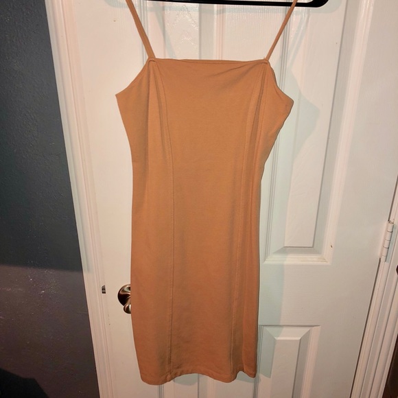 F21 peach fitted dress - Picture 2 of 7
